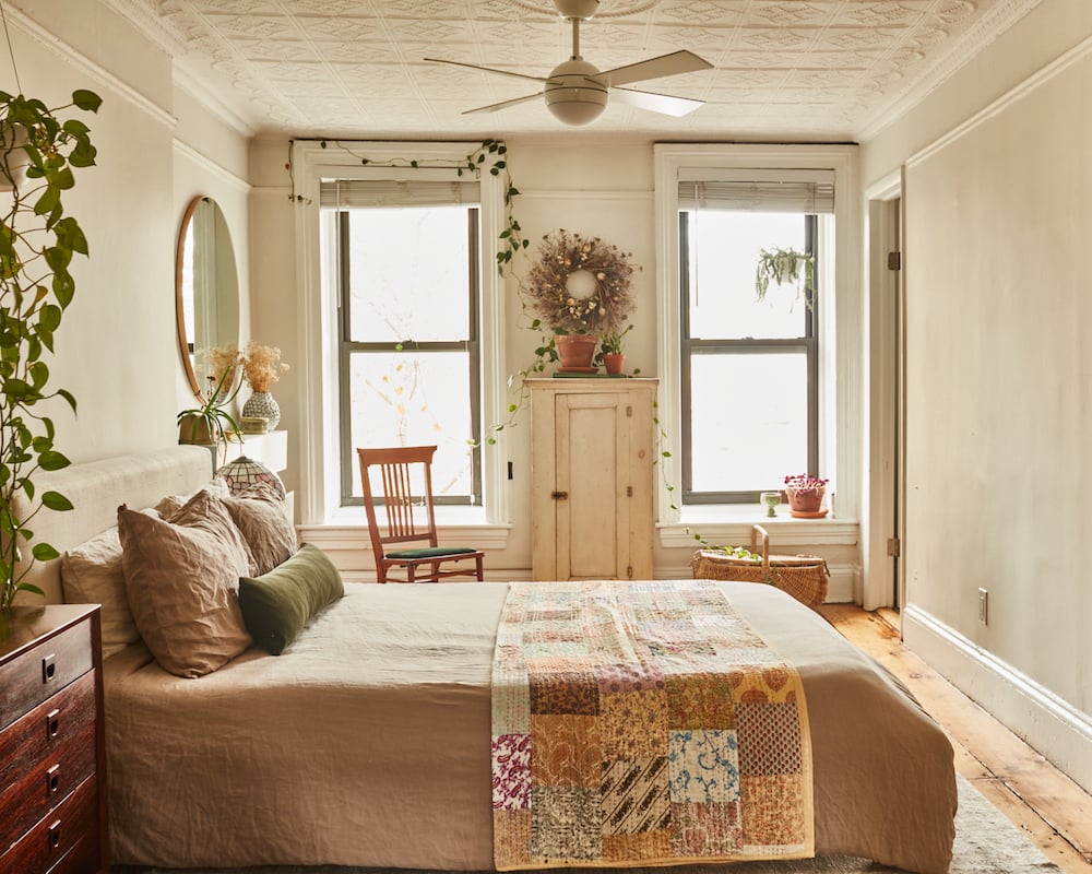 This Brooklyn Railroad Apartment Feels Like a Countryside Cottage | Cup ...