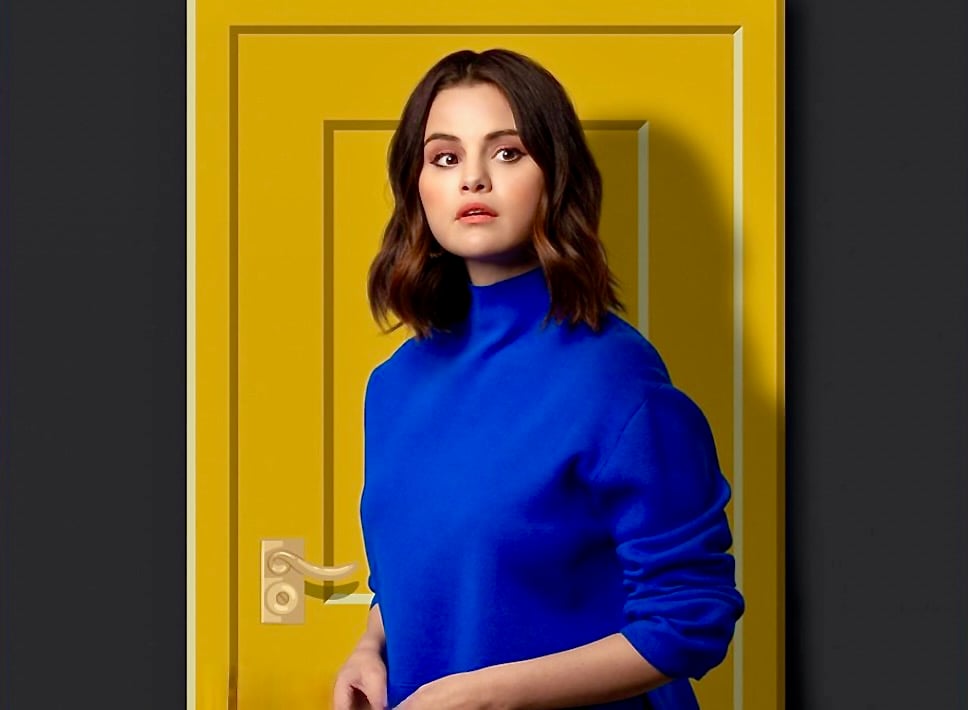 Selena Gomez blue sweater murders in the building