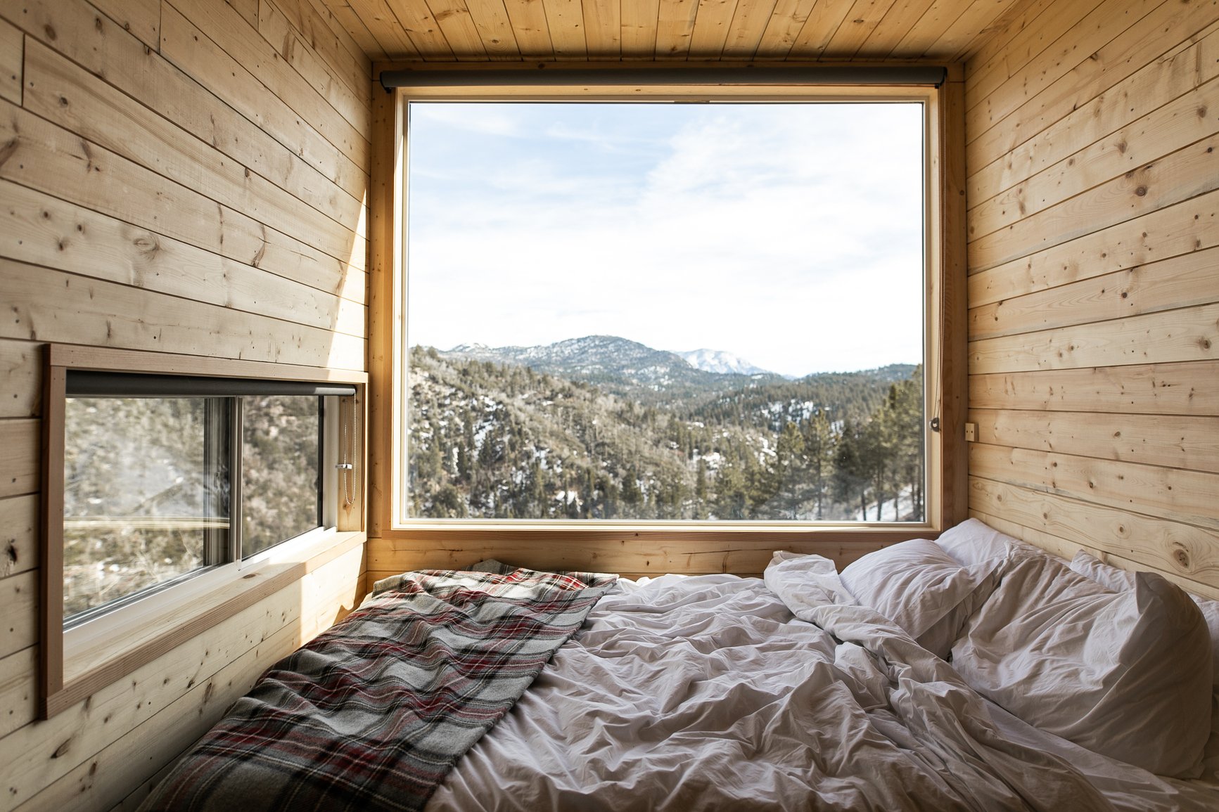 bedroom view of mountains