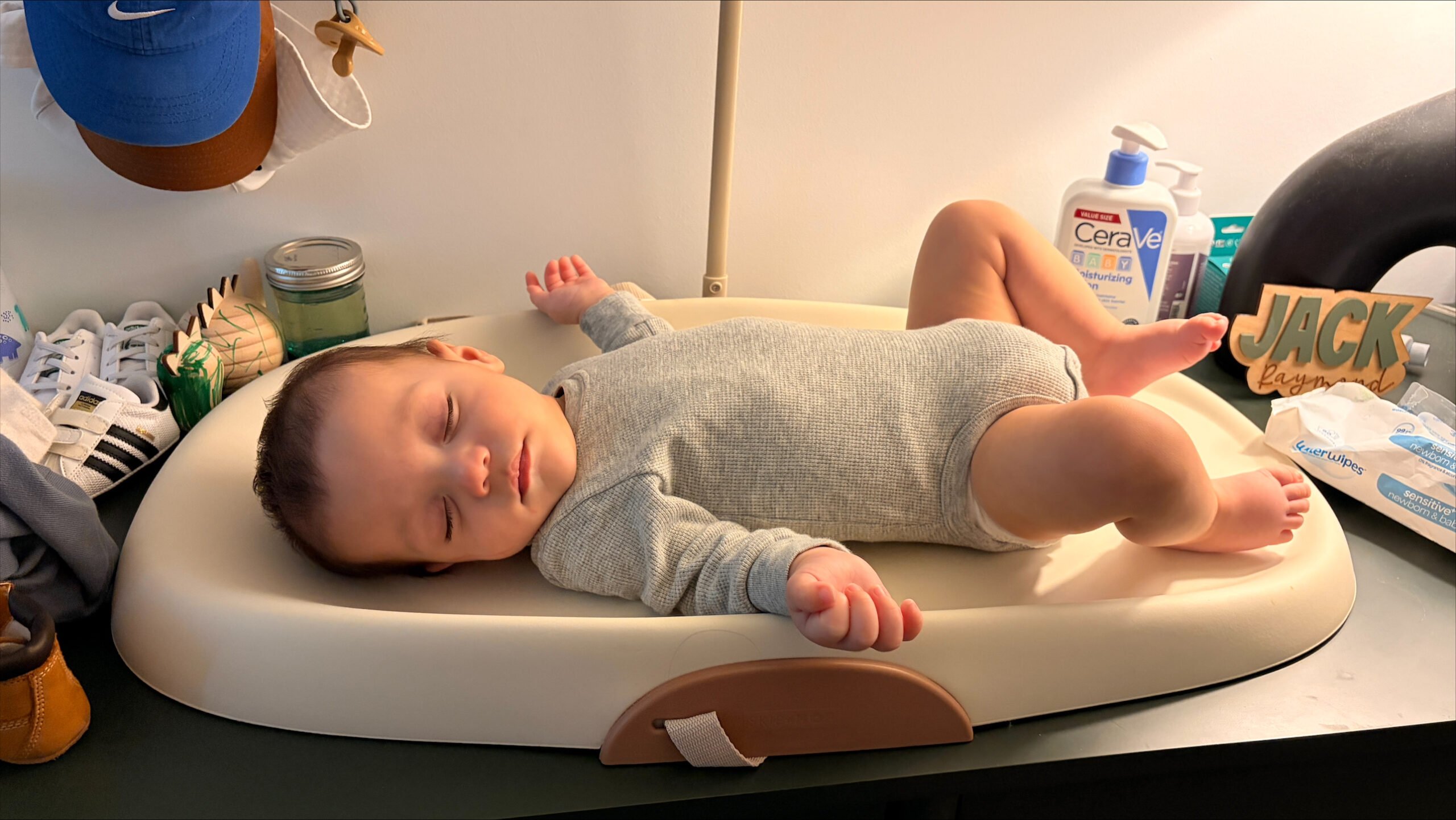 8 schattige plekken waar baby's in slaap zijn gevallen