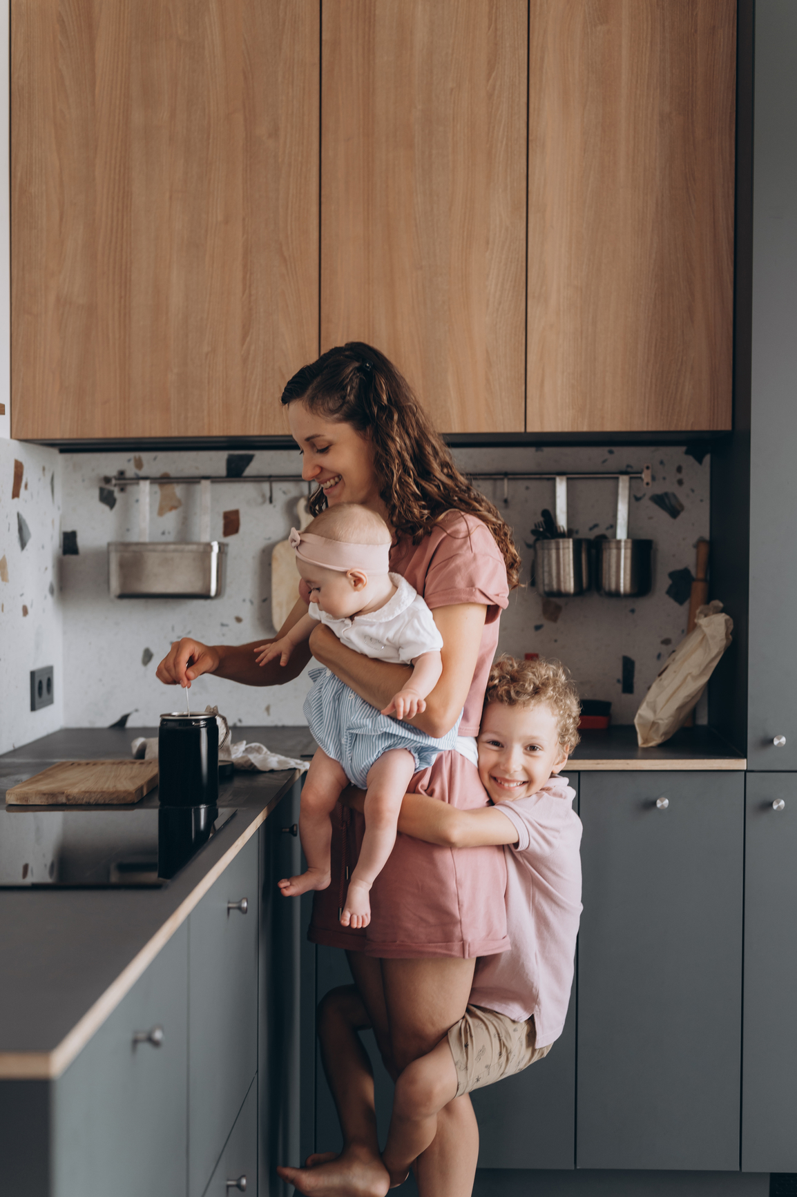 Ik heb ervoor gekozen om thuis te blijven bij de kinderen. Nu word ik gek.
