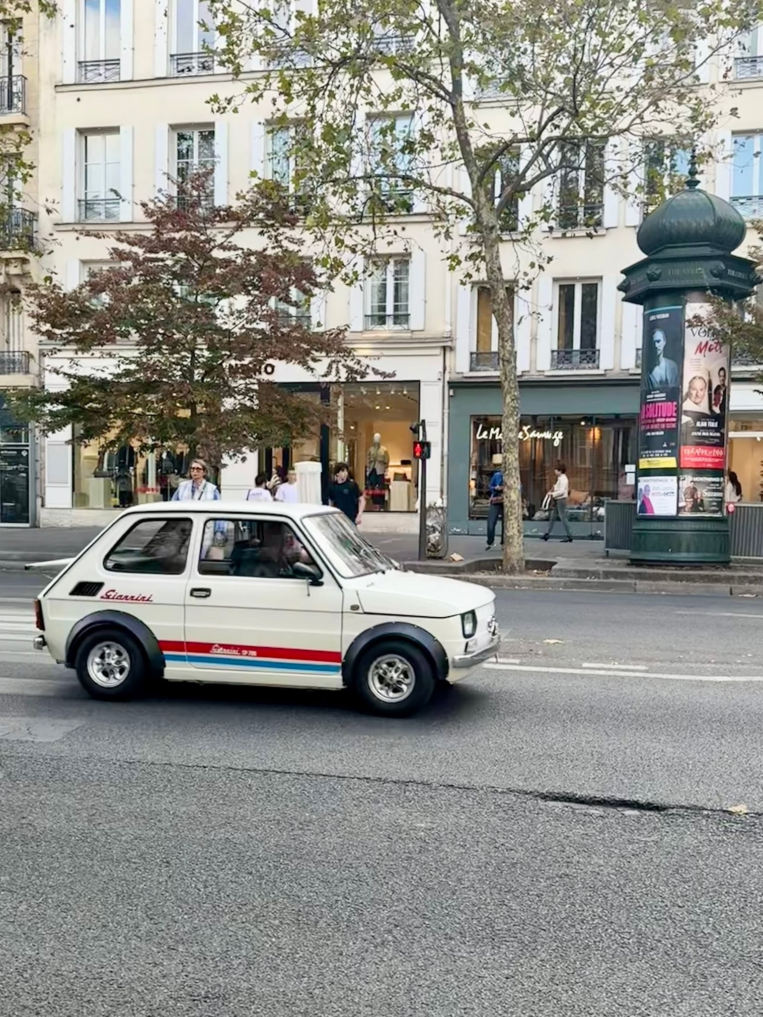 Paris car